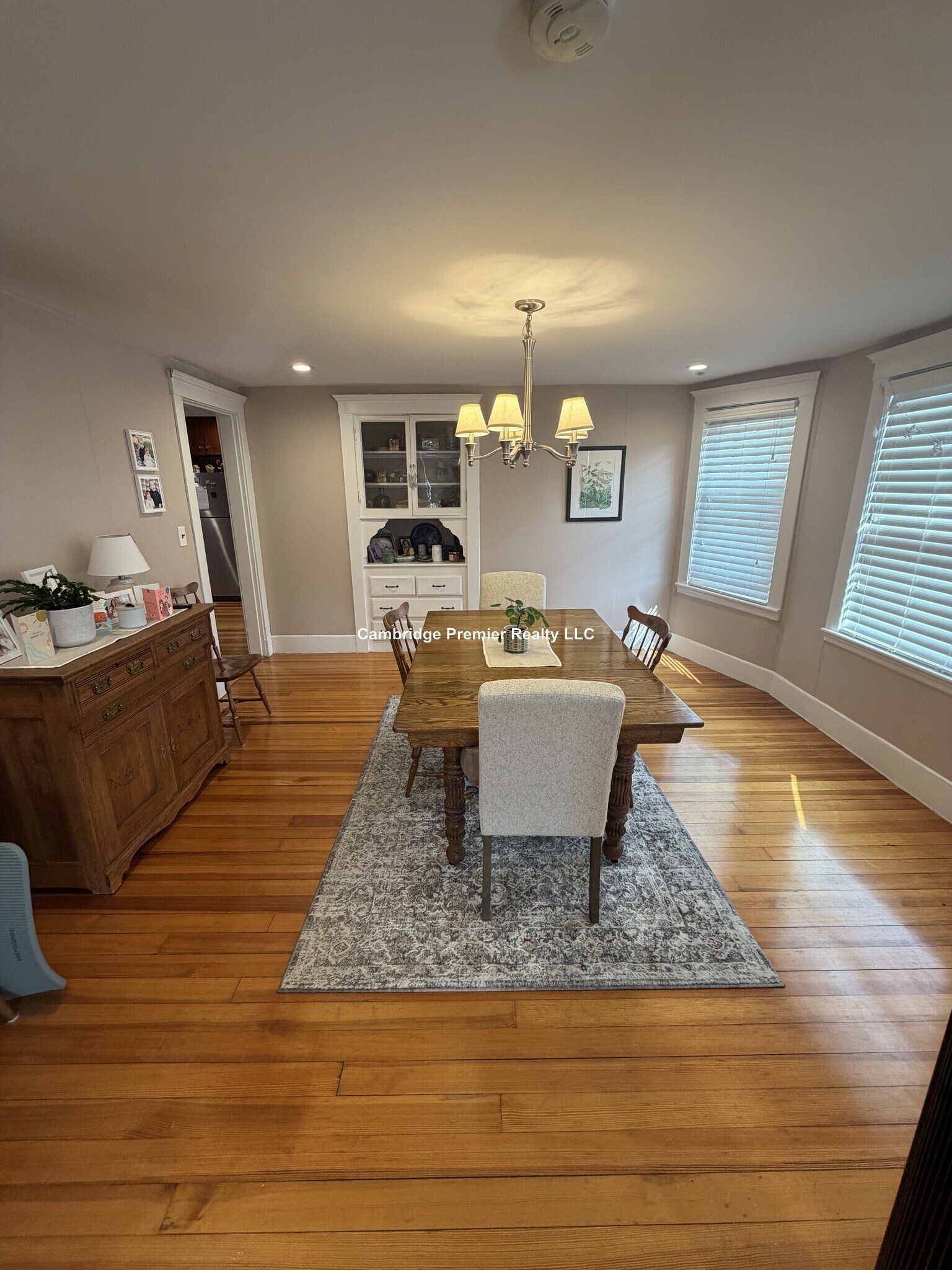 Building Photo - 538 Main St