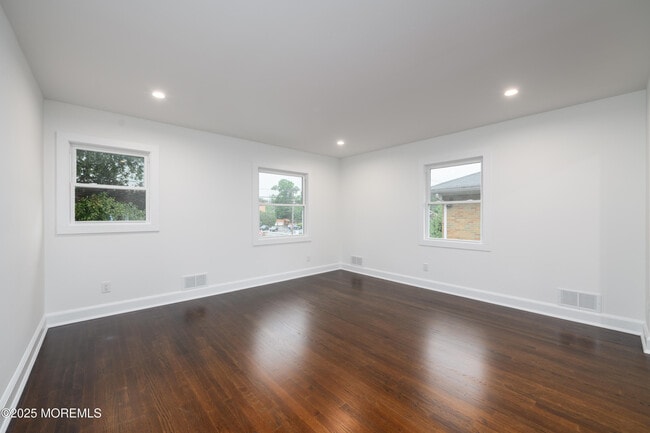 Building Photo - 2037 Westfield Ave