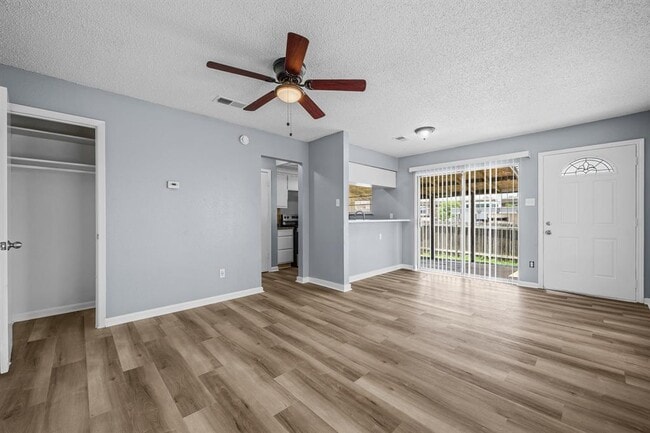 Building Photo - 202 Northcrest Cir