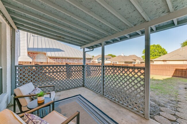 Building Photo - 1620 Greenway Dr