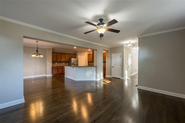 Building Photo - 2707 Silver Hill Terrace SE