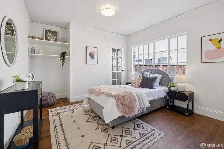 Building Photo - 1115 Capuchino Ave