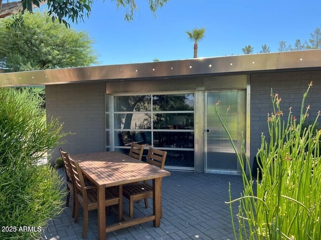 Building Photo - 7440 E Cave Creek Rd