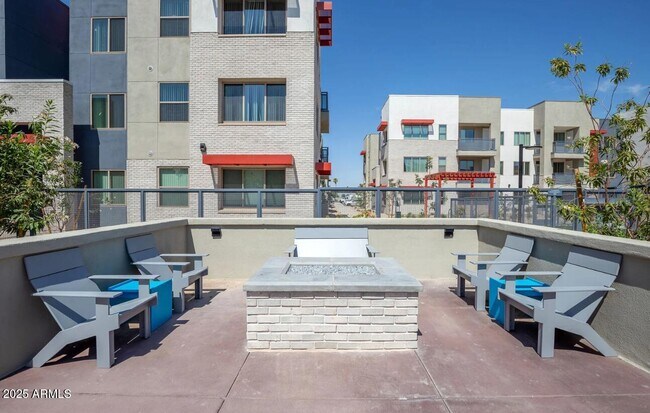 Building Photo - 2050 W Southern Ave