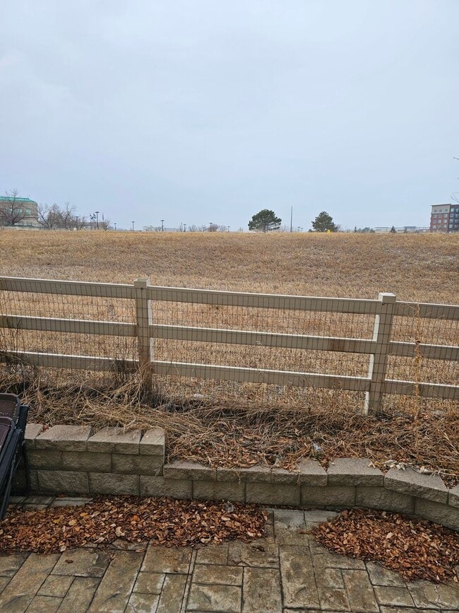 Building Photo - Charming House - Backs To Open Space - Ava...