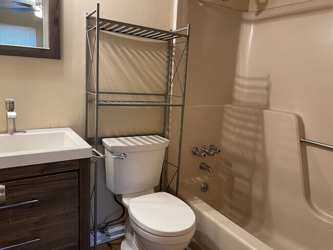 Building Photo - JAMESTOWN #39