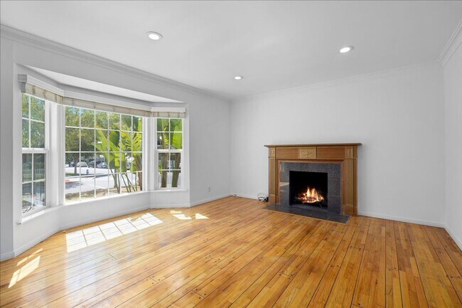 Building Photo - Corner lot home on a classic tree lined Beverly Hills street