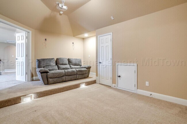 Building Photo - 2911 Pino-