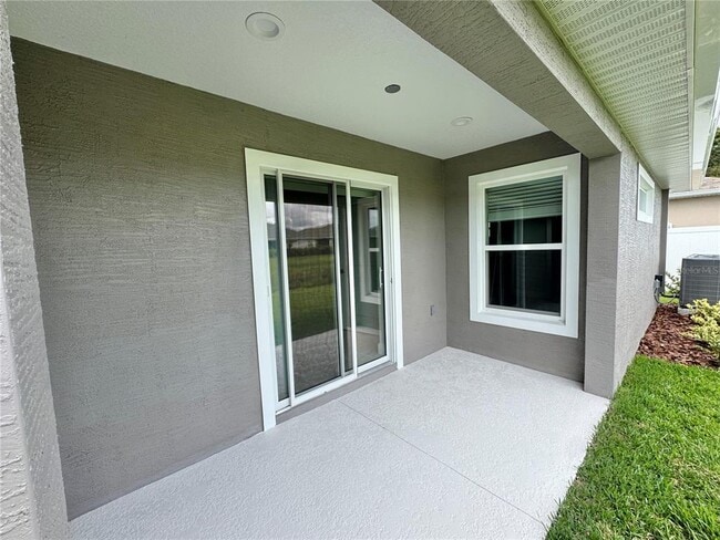 Building Photo - 102 Lynbrook Dr