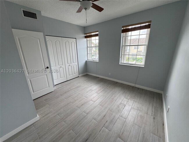 Building Photo - 77 Simonton Cir
