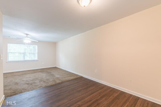 Building Photo - 990 Sexton Dr