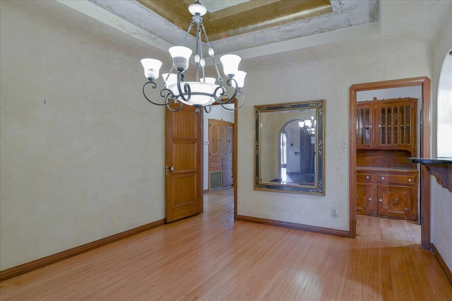 Building Photo - 1136 S Spaulding Ave