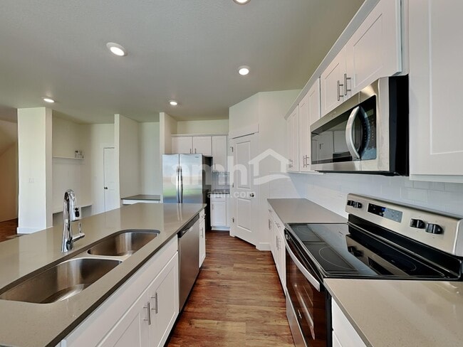 Building Photo - 3934 Wyedale Wy