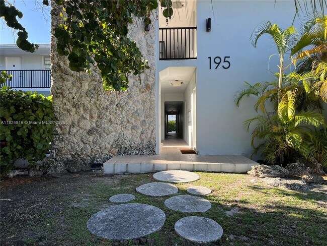 Building Photo - 195 Sunrise Dr