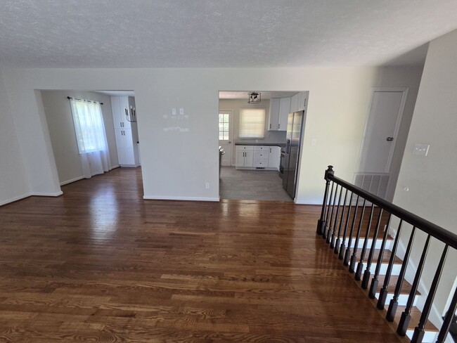 Building Photo - College Park Subdivision - 4-5 BR Single Family Home