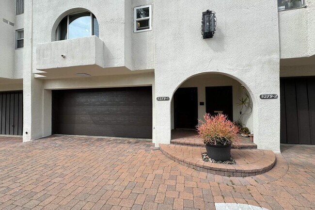 Building Photo - 5279 Newcastle Ave