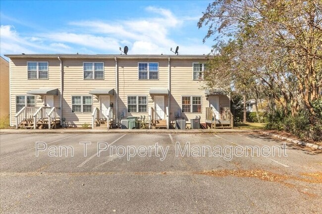 Building Photo - 1304 Dieter St