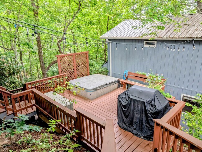Building Photo - 524 Stornoway Dr