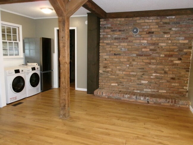 Building Photo - FOR RENT-Rustic log cabin home for RENT in...