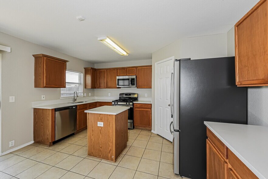 Building Photo - 8420 Ranch Hand Trail