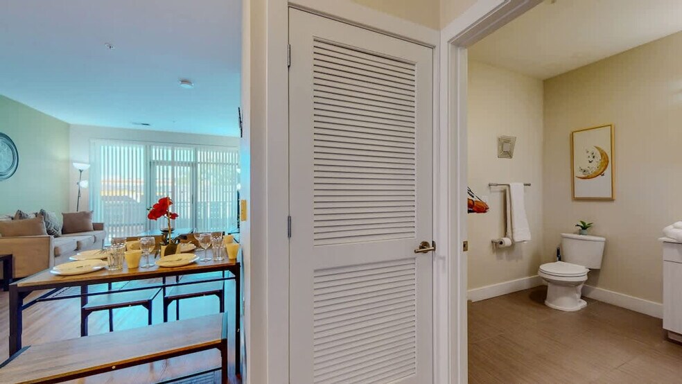 Building Photo - 545 Bedford St