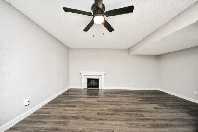 Building Photo - 781 Country Pl Dr