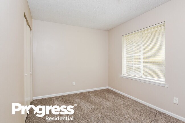 Building Photo - 5162 Pineland Pl