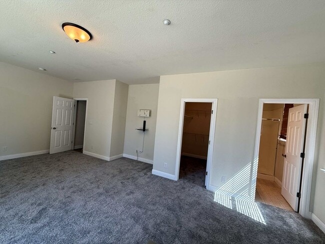 Building Photo - 1760 Anastasia Dr
