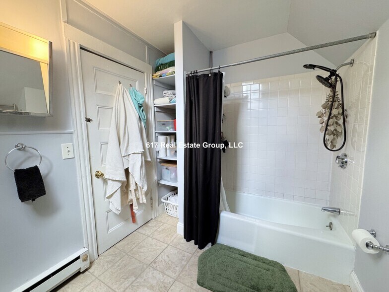 Building Photo - 26 Royal St