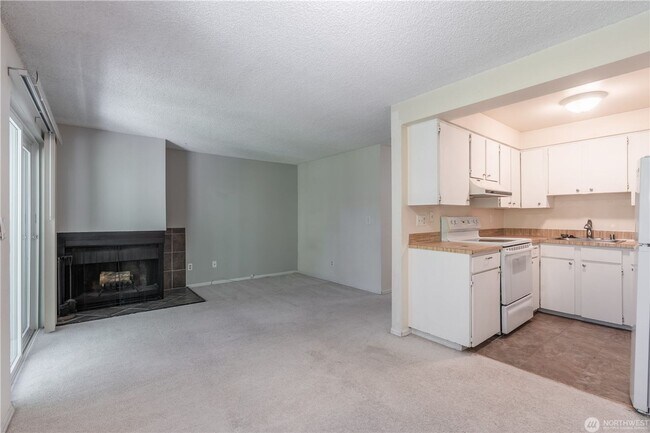 Building Photo - 230 SW Clark St