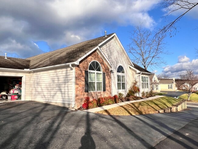 Building Photo - Stunning Three bedroom Villa in The Villas at Peppers Ferry – A Must-See!