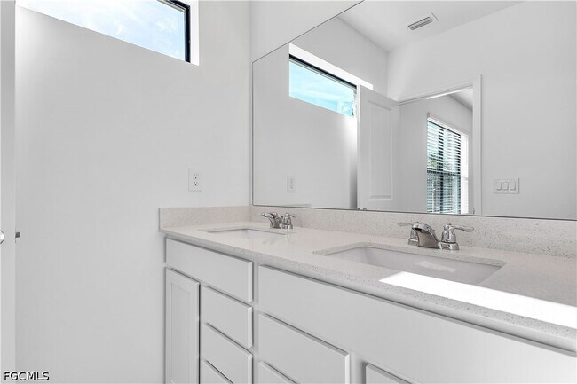 Building Photo - 1424 Weeping Willow Ct