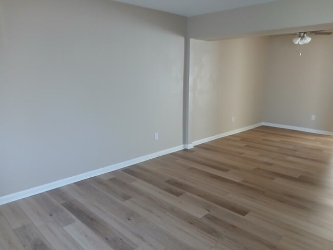 Building Photo - 412 Chinaberry Cir