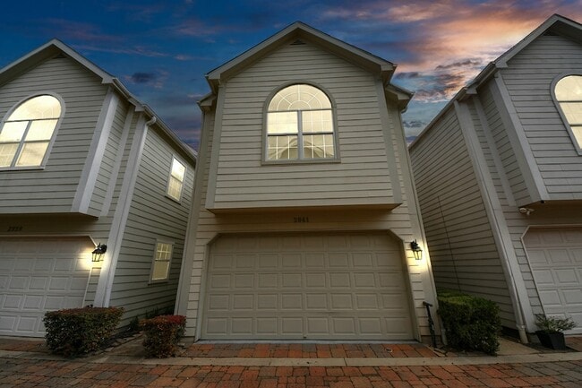 Building Photo - 2941 Clinton Dr