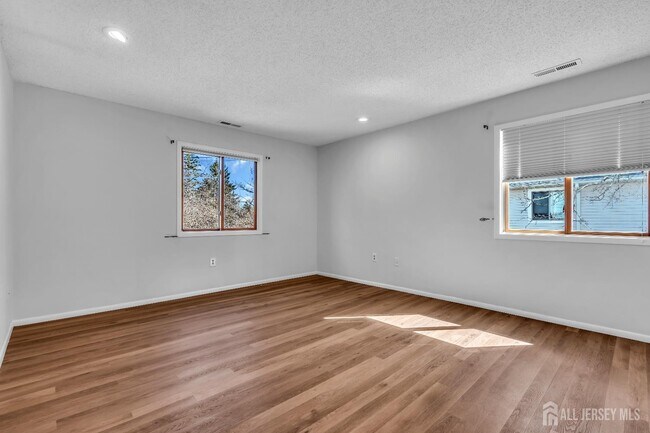 Building Photo - 2016 Aspen Dr