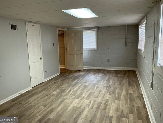 Building Photo - 3988 Rainbow Dr
