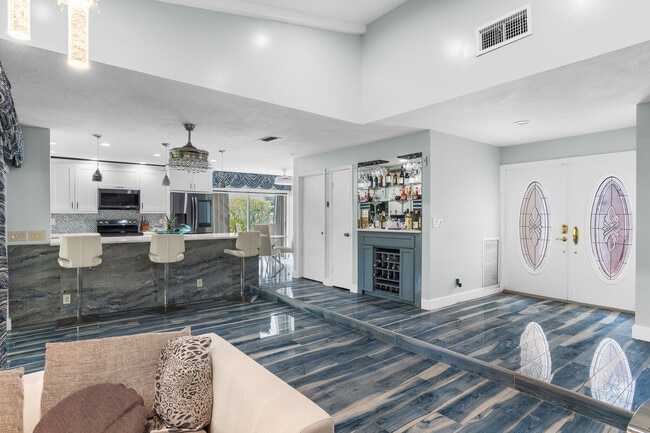 Building Photo - 5557 N Cameo Dr