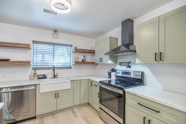 Building Photo - 3133 Primrose Dr