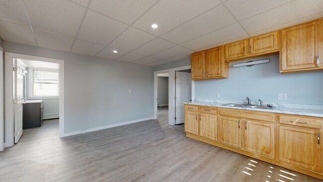 Building Photo - 7 Island Ave