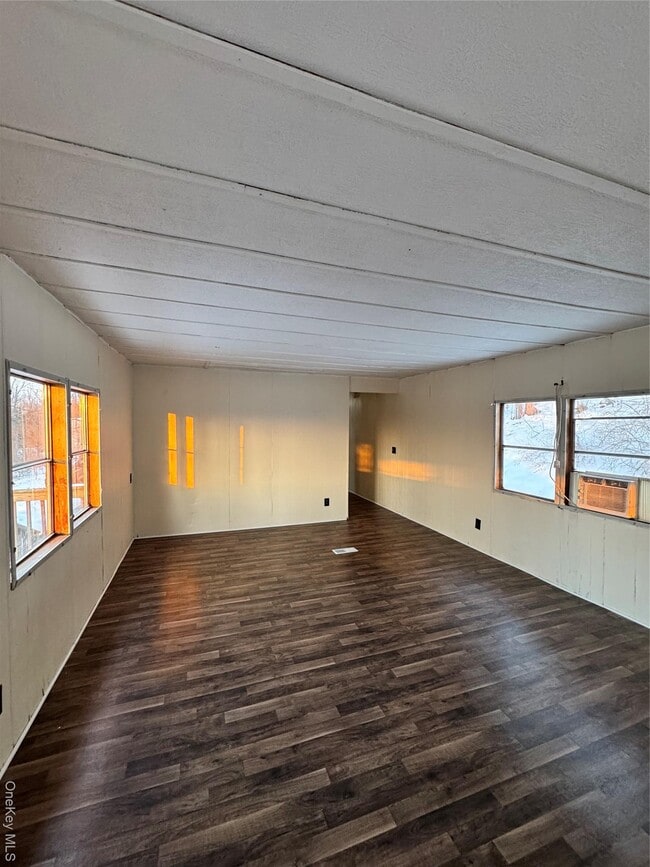 Building Photo - 19 Griffin Ln