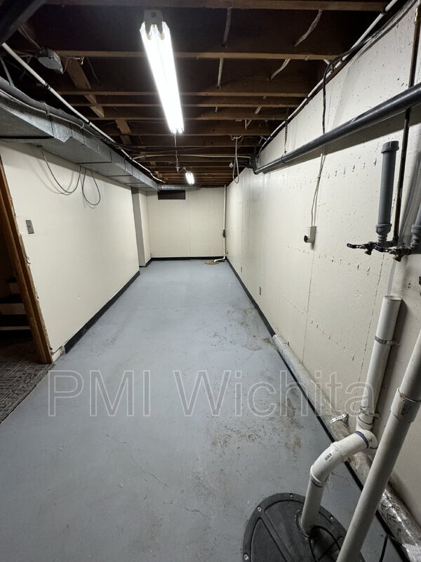 Building Photo - 2322 W 29th St S