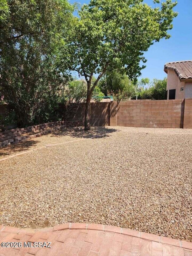 Building Photo - 8885 N Majestic Mountain Dr