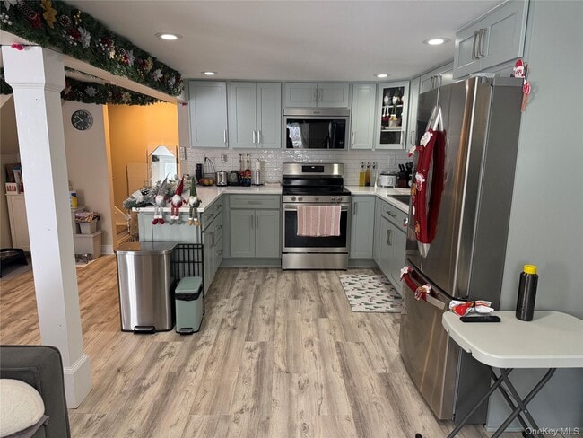 Building Photo - 16 Minkel Rd