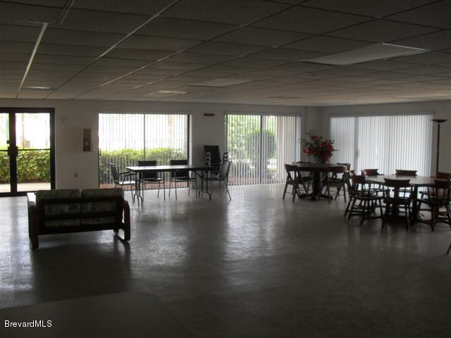 Building Photo - 2090 N Atlantic Ave