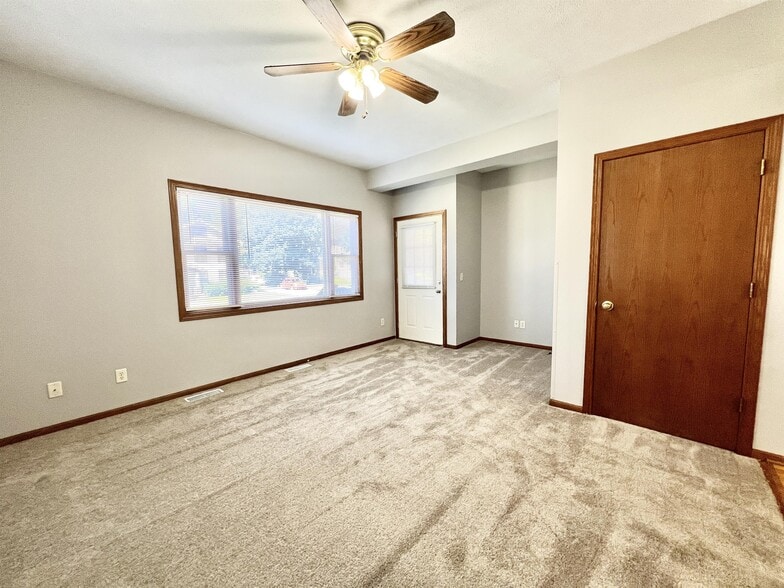 Building Photo - 167 S Jackson St