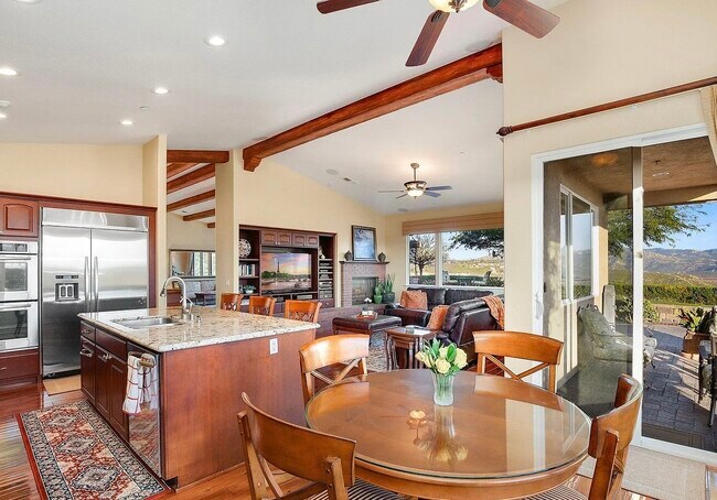Building Photo - 3542 Avenida Amorosa