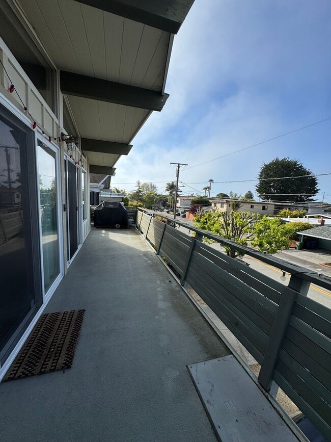 Building Photo - 3 bedroom home in Seacliff- Close to Seacl...