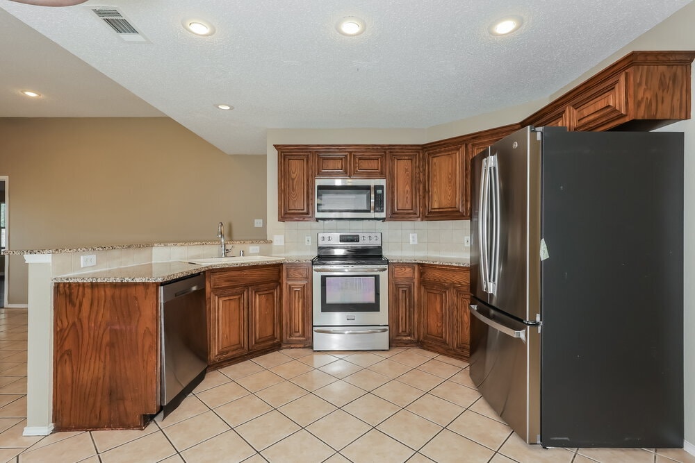 Building Photo - 528 Cambridge Dr
