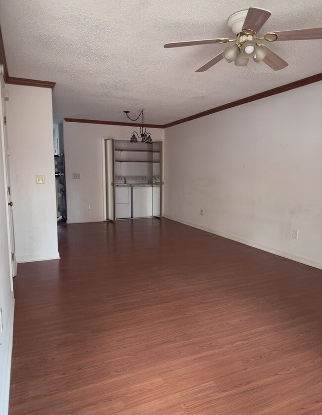 Building Photo - 121 Winners Cir