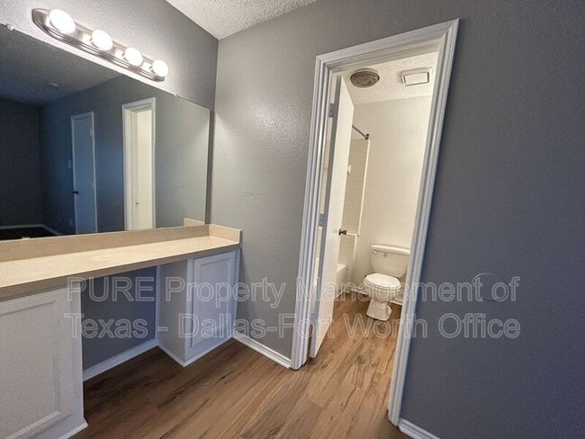 Building Photo - 731 Bluebonnet Dr